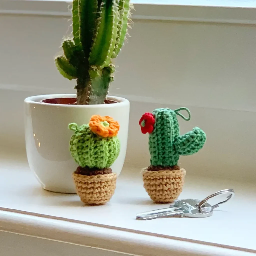 mini cactus crochet 